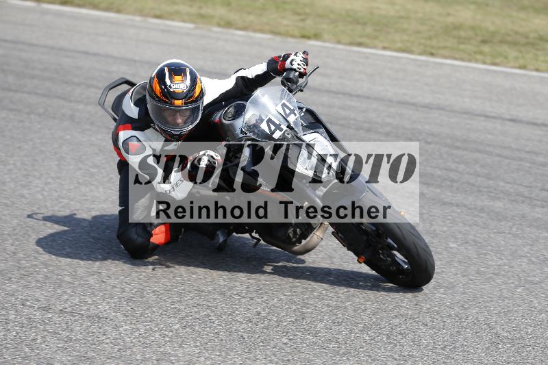 /Archiv-2025/49 26.08.2025 Cornu Master School ADR/blau-bleu/44